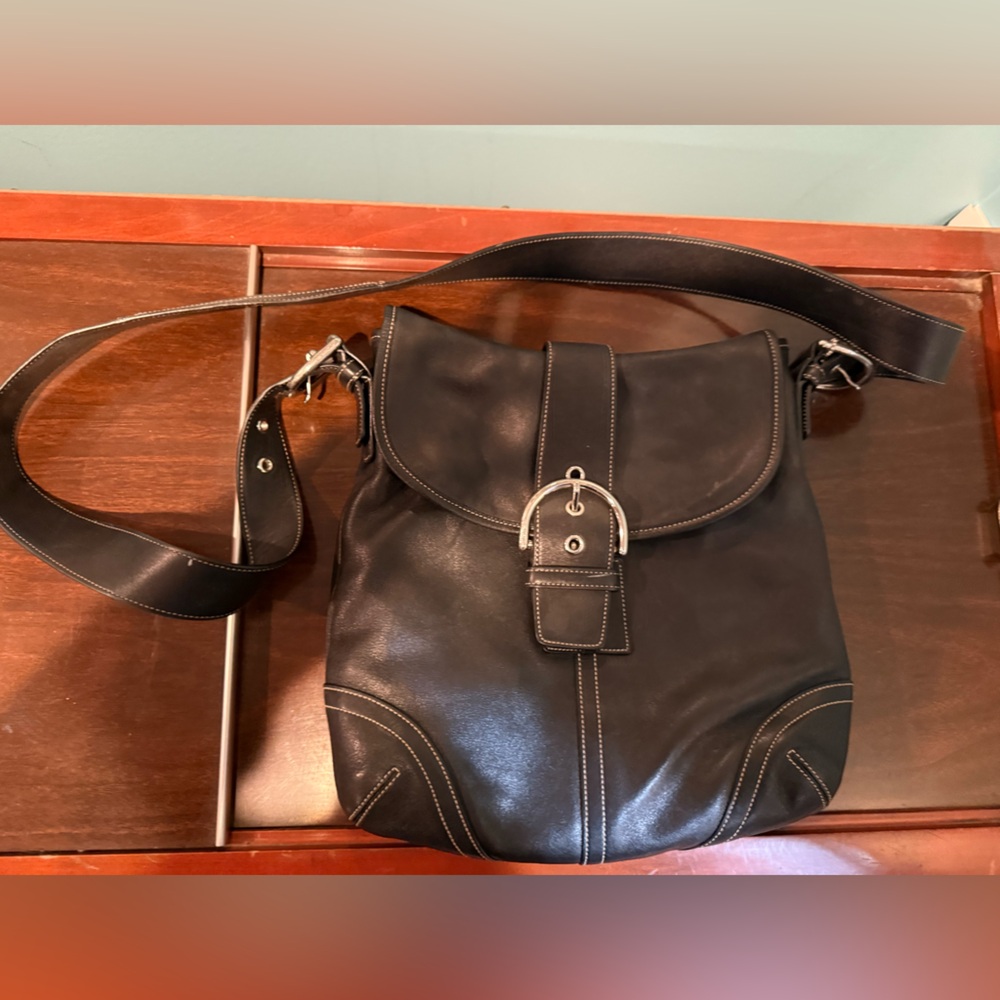 Vintage Coach Leather Bag-Crossbody with Sliver Hardware